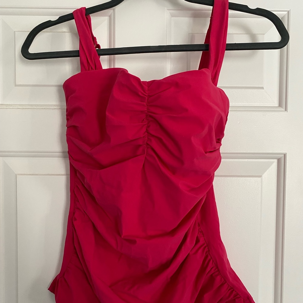 Tankini TOP ONLY. Profile by Gottex. NEVER WORN